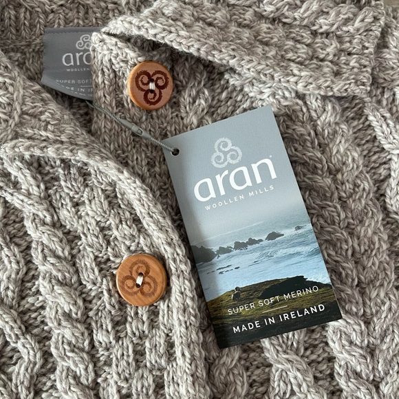 Aran Woollen Mills | Flared Cardigan With Diamond Stitch Wool Made in Ireland - Picture 2 of 7